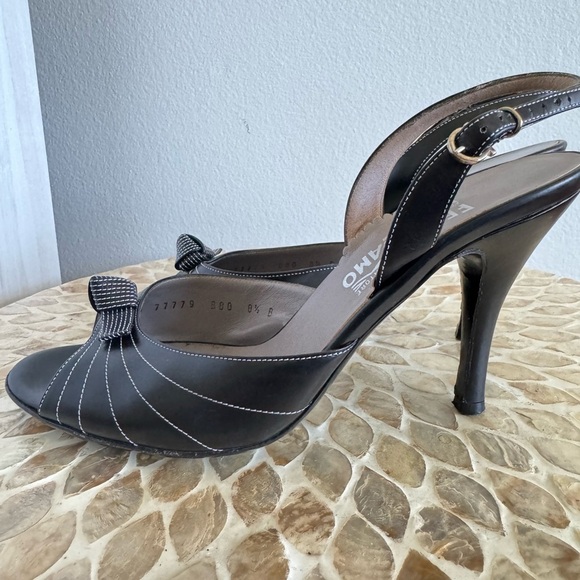 Salvatore Ferragamo Black Slingback Heels Peep-Toe Leather Sandals size 8.5B - Picture 8 of 12